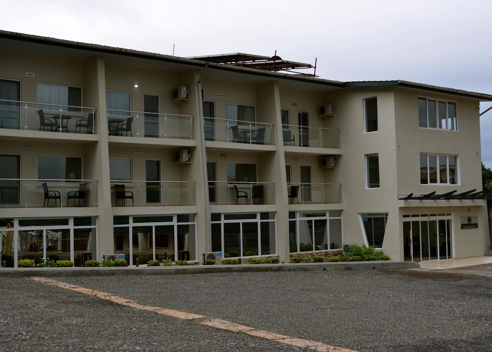 New Brookfields Hotel 1/43