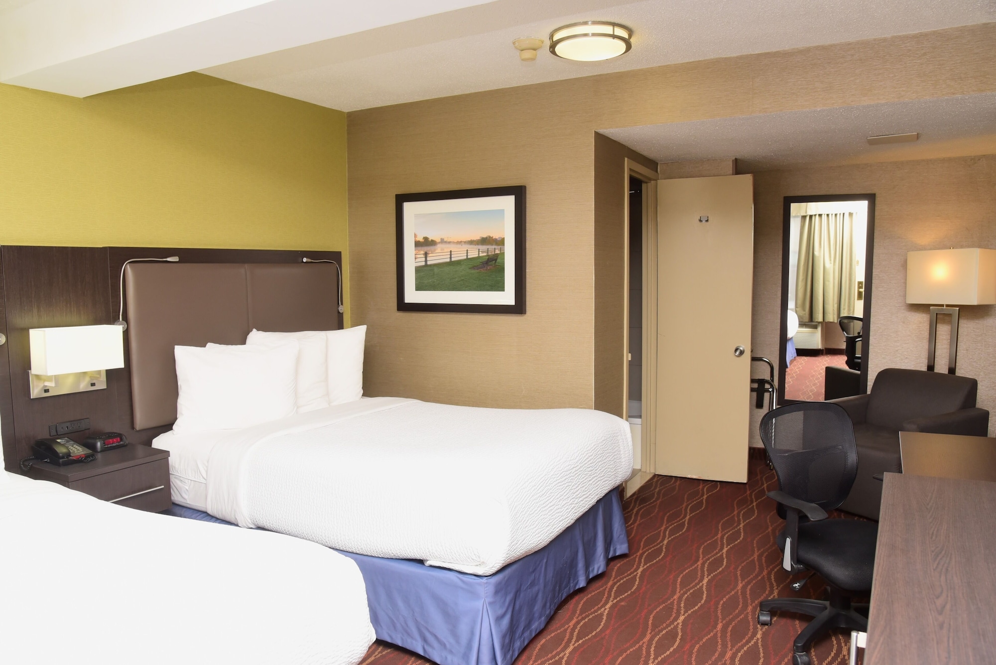 SUPERIOR, 2 QUEEN BEDS, ACCESSIBLE