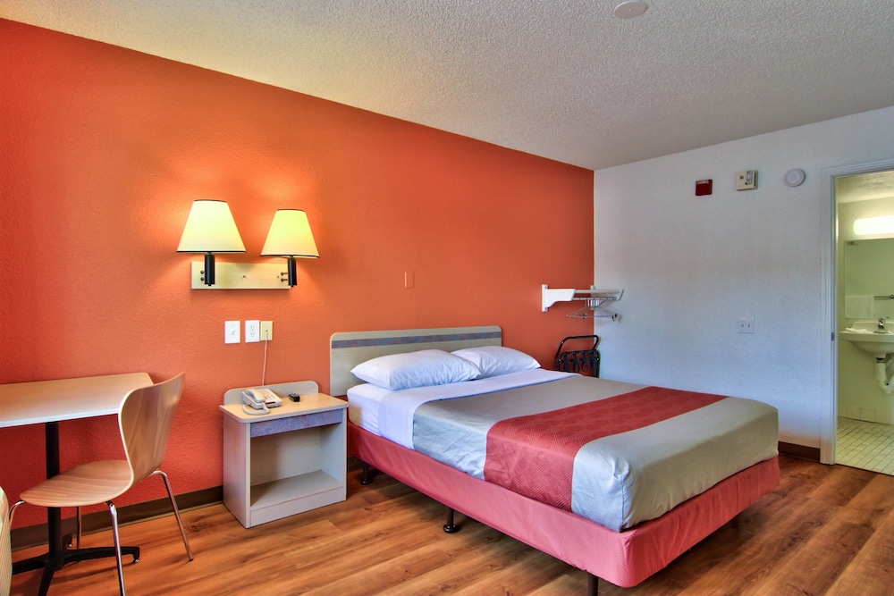 Motel6 West Sacramento, CA 22/60