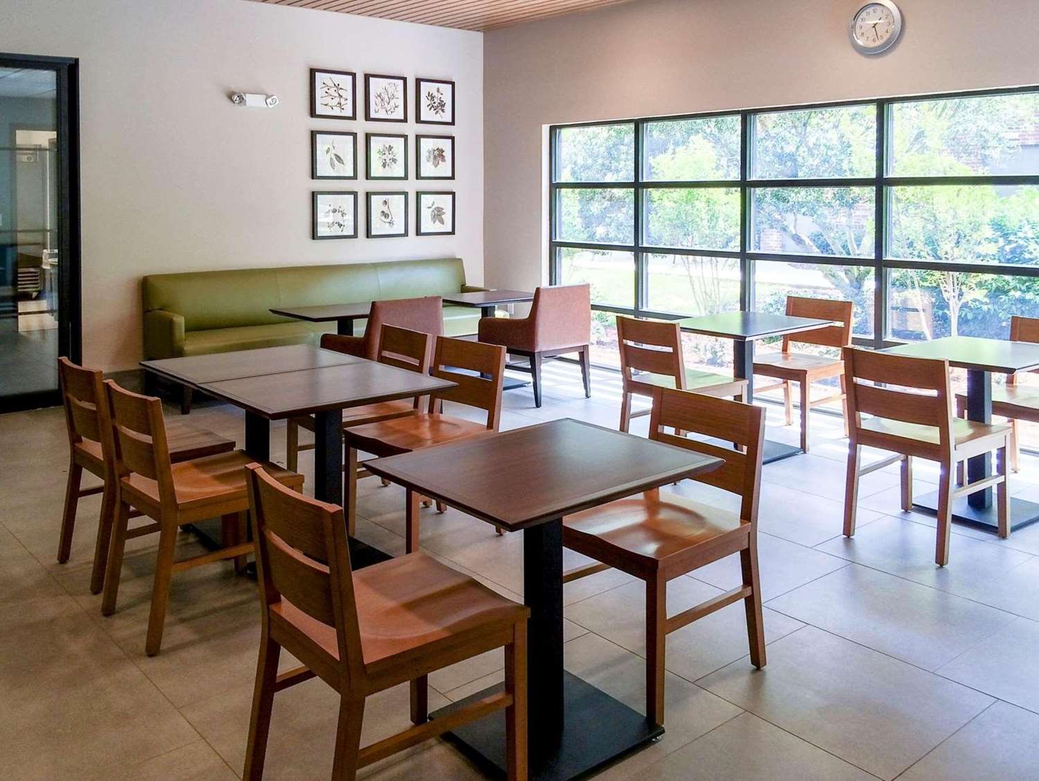 Country Inn and Suites by Radisson Smithfield Selma NC 22/30