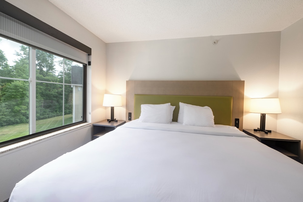 جناح بسرير كينج بغرفة نوم واحدة، Country Inn & Suites by Radisson, Queensbury - Lake George 2/7