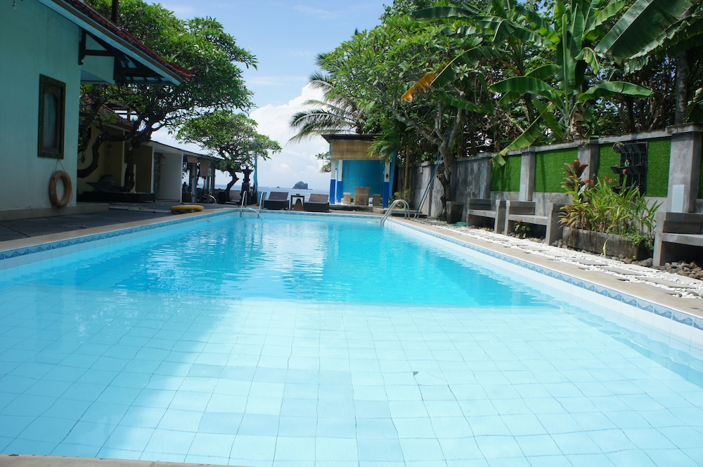The Beach Candidasa 45/50