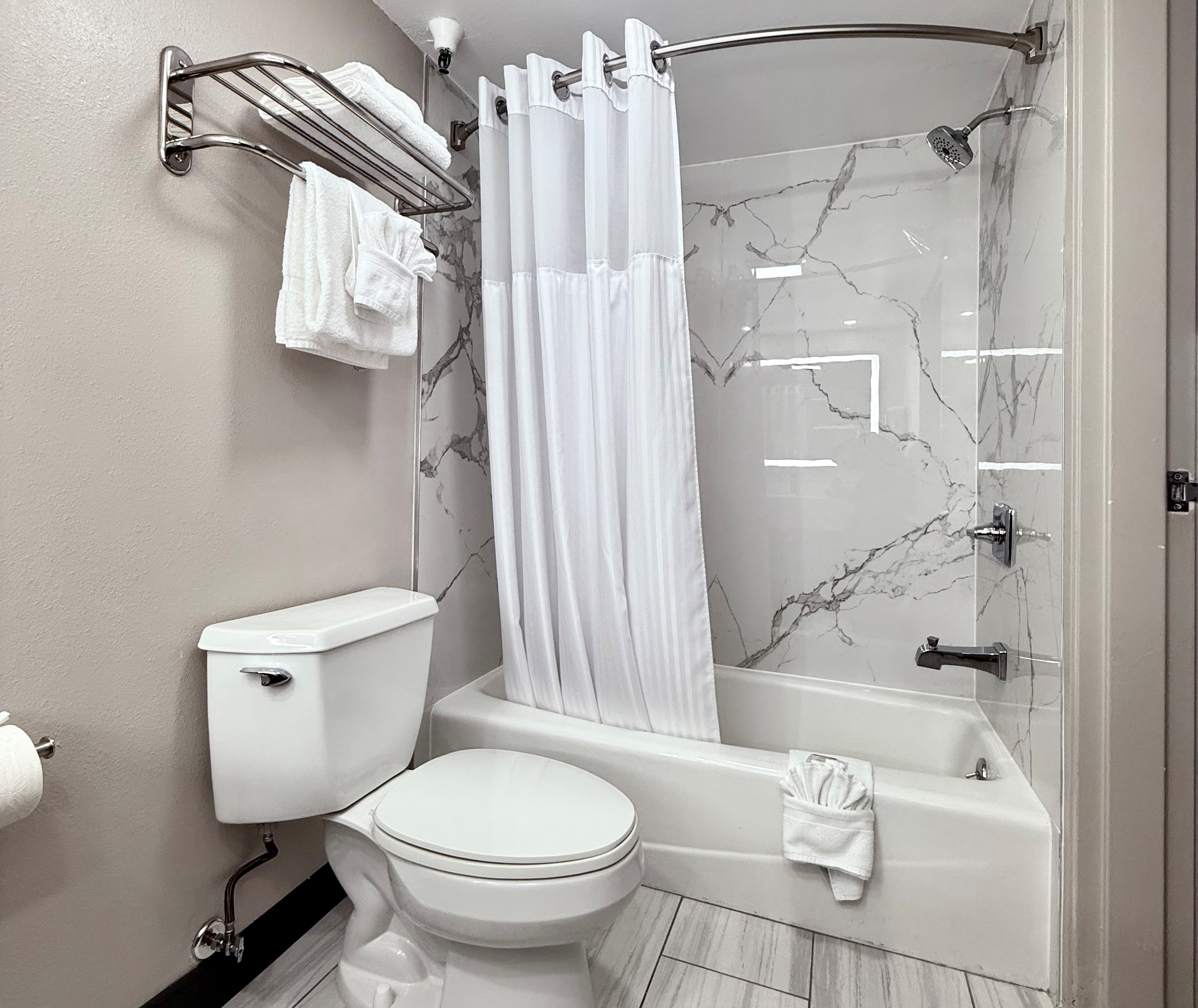 غرفة ديلوكس بسرير كينج للمدخنين، Days Inn By Wyndham Los Angeles Lax Redondo Manhattan Beach 6/7