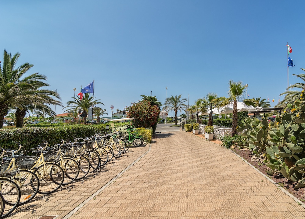 Hotel Siesta 66/66