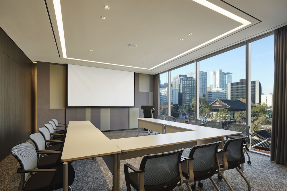 Nine Tree by Parnas Seoul Insadong 62/70