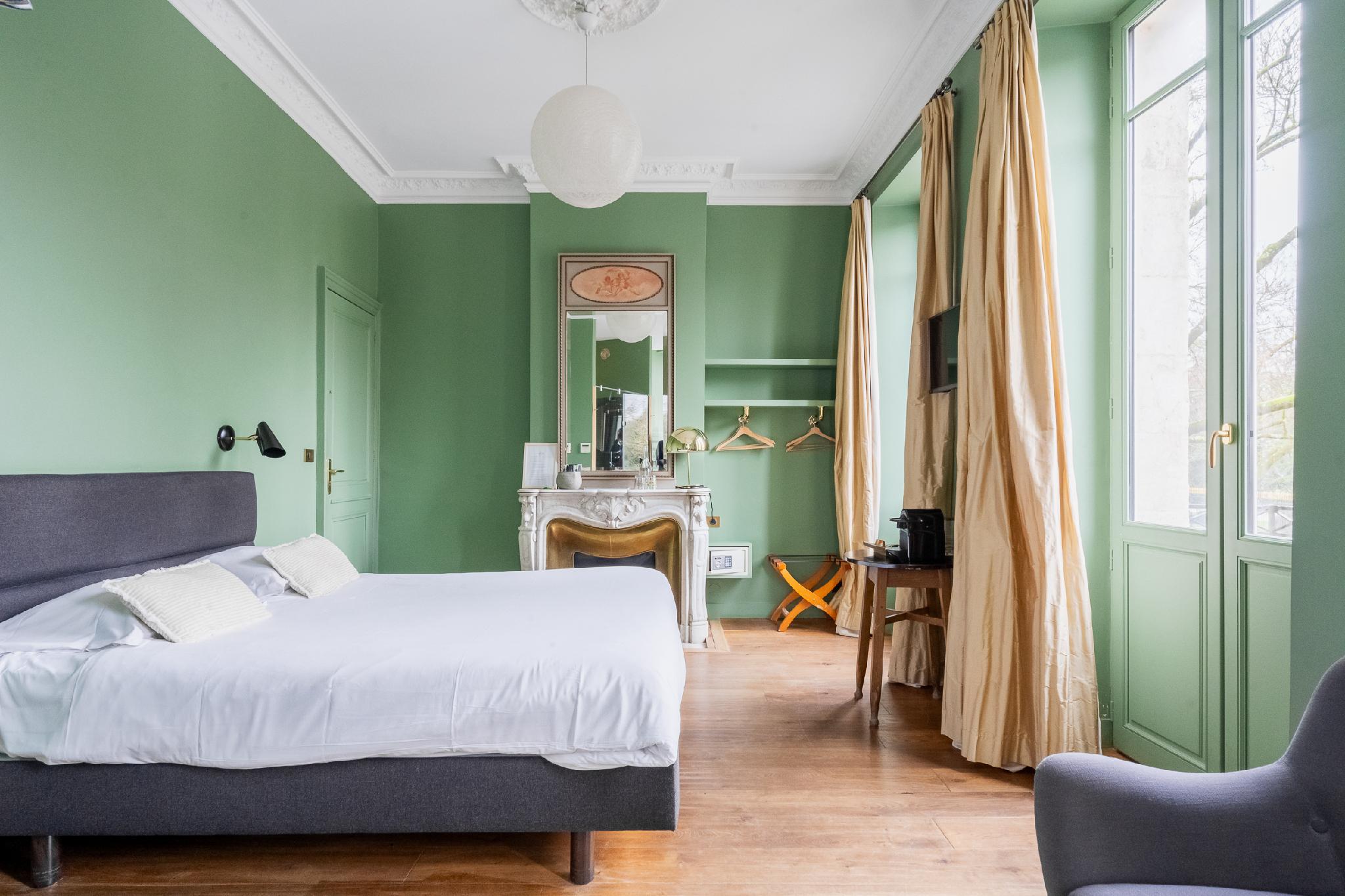 Garden, Deluxe, Double Bed, Balcony