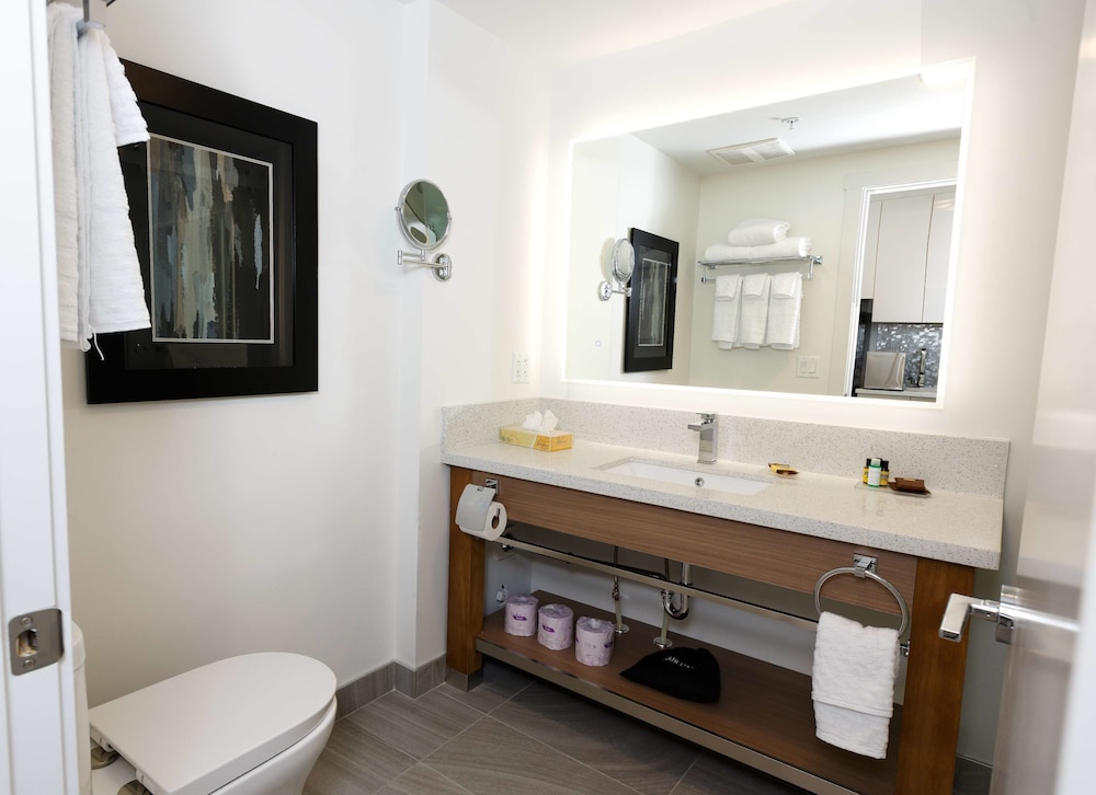 Executive Residency By Best Western Calgary City View North 44/59