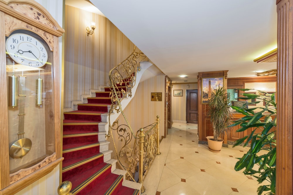 Lobby at Golden Horn Sirkeci Hotel, ISTANBUL