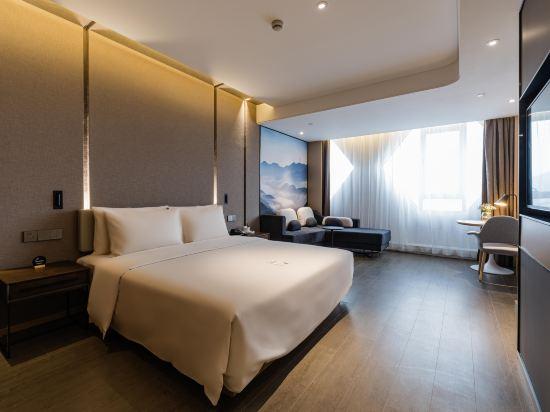Guest Room, Double Bed