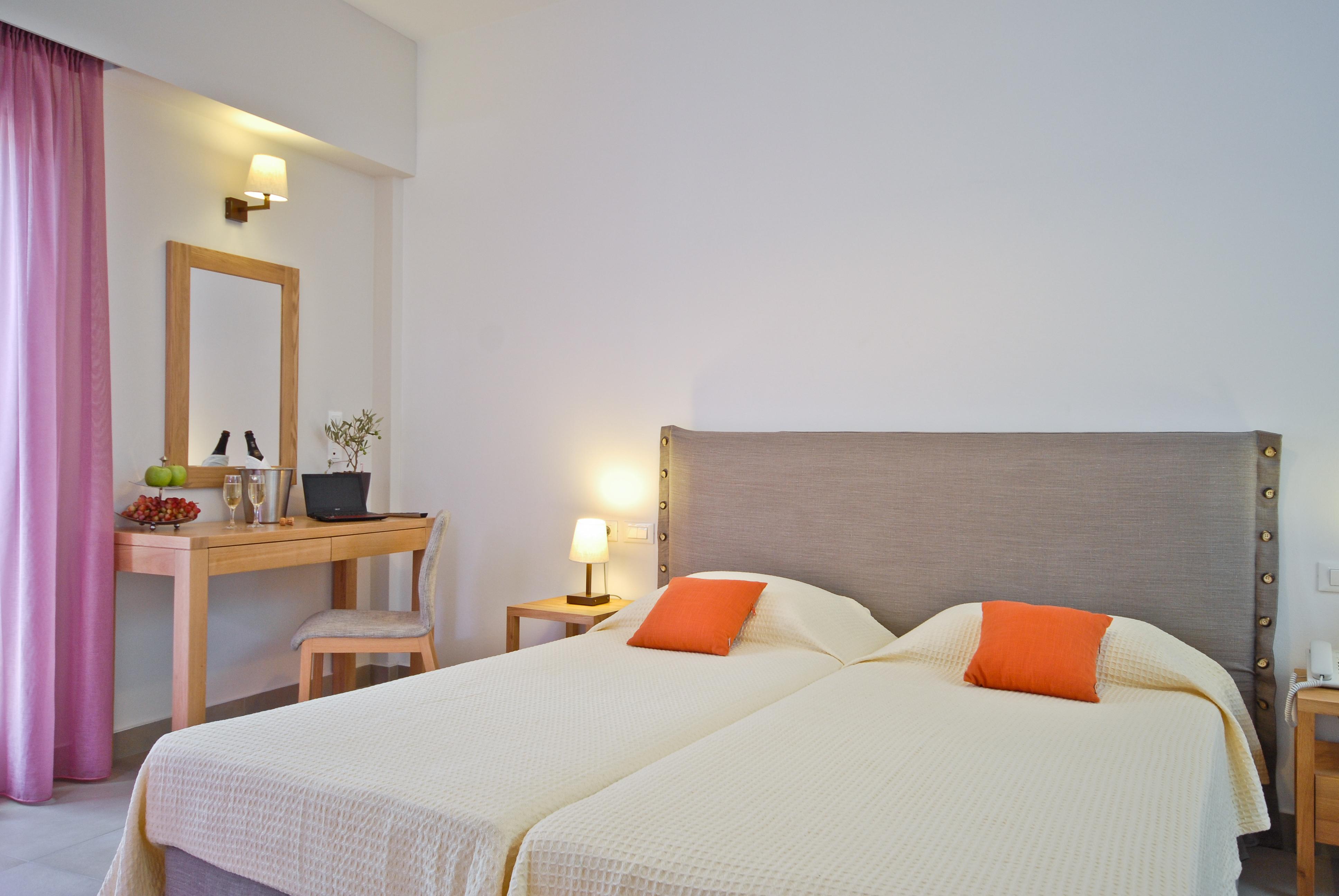 غرفة قياسية رباعية، Xenia Hotel 4/8
