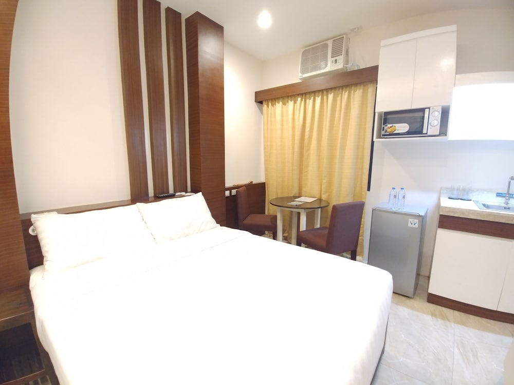 Bed+Bath Serviced Suites 27/66