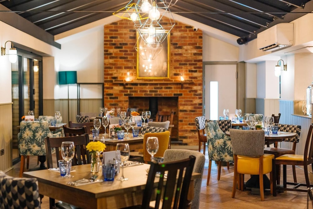 The Eaton Oak Inn 12/15