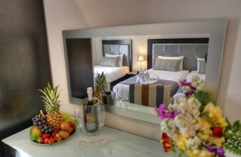 2 BEDROOMS, FAMILY SUITE, BALCONY