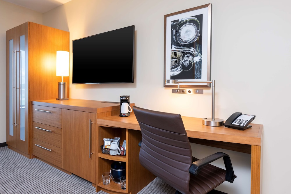 Hyatt Place Flint/Grand Blanc 39/47