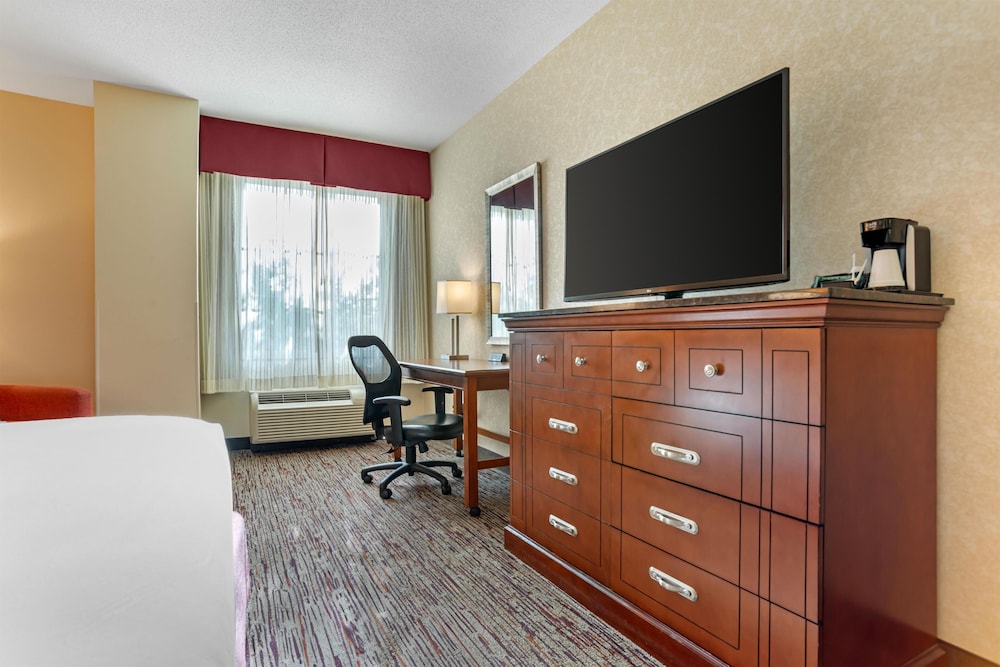 DRURY INN AND SUITES BATON ROUGE 6/50
