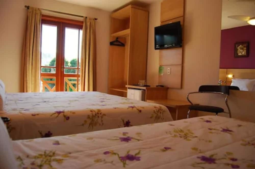 ROOM, TRIPLE