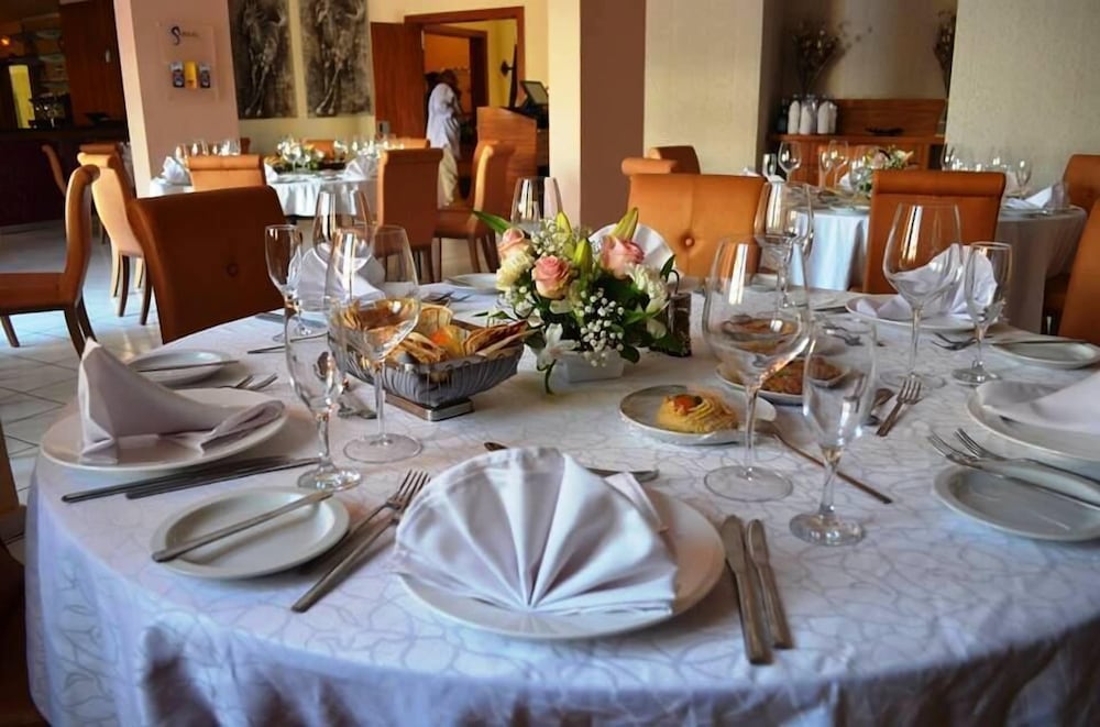 Acacias Hotel 34/50