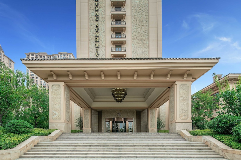 Chateau Star River Shaanxi 3/61