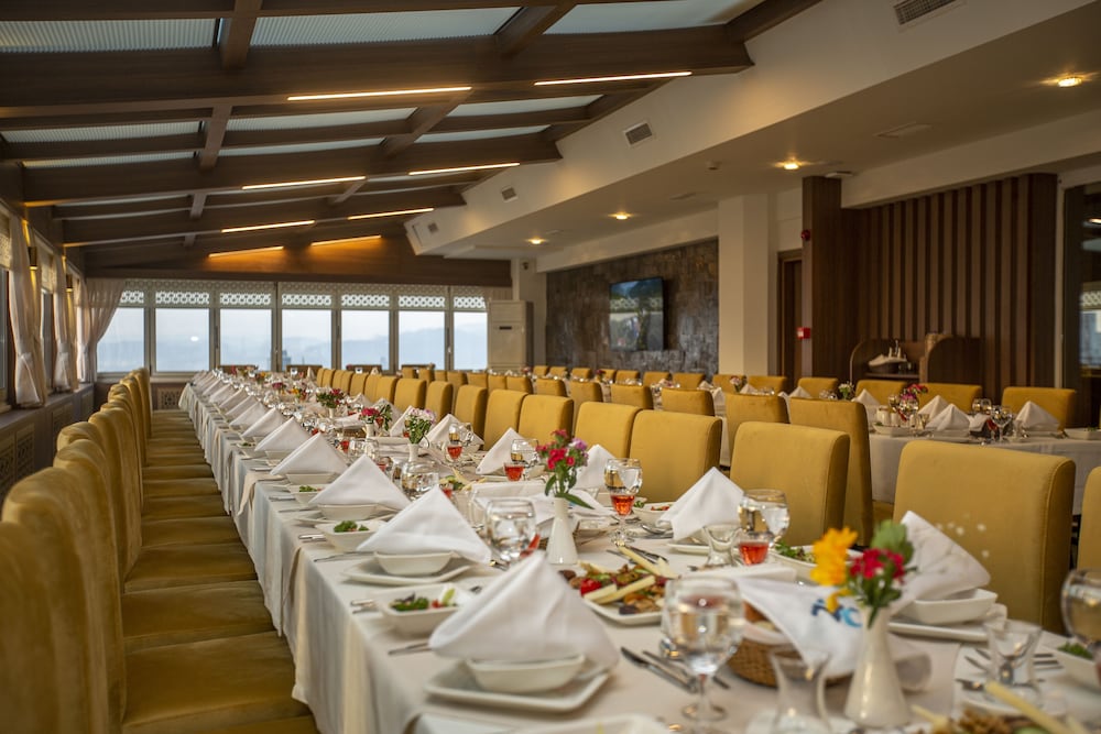 EFEHAN HOTEL 18/24