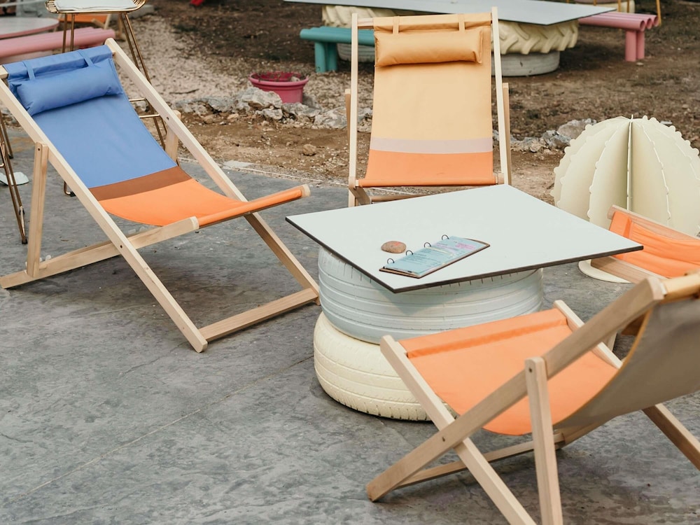 Ibis Styles Pont du Gard Route d'Avignon 40/49