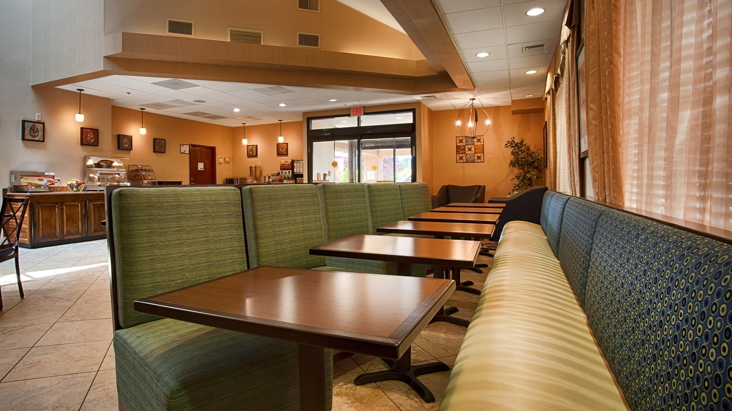Best Western Plus Goldsboro 8/32