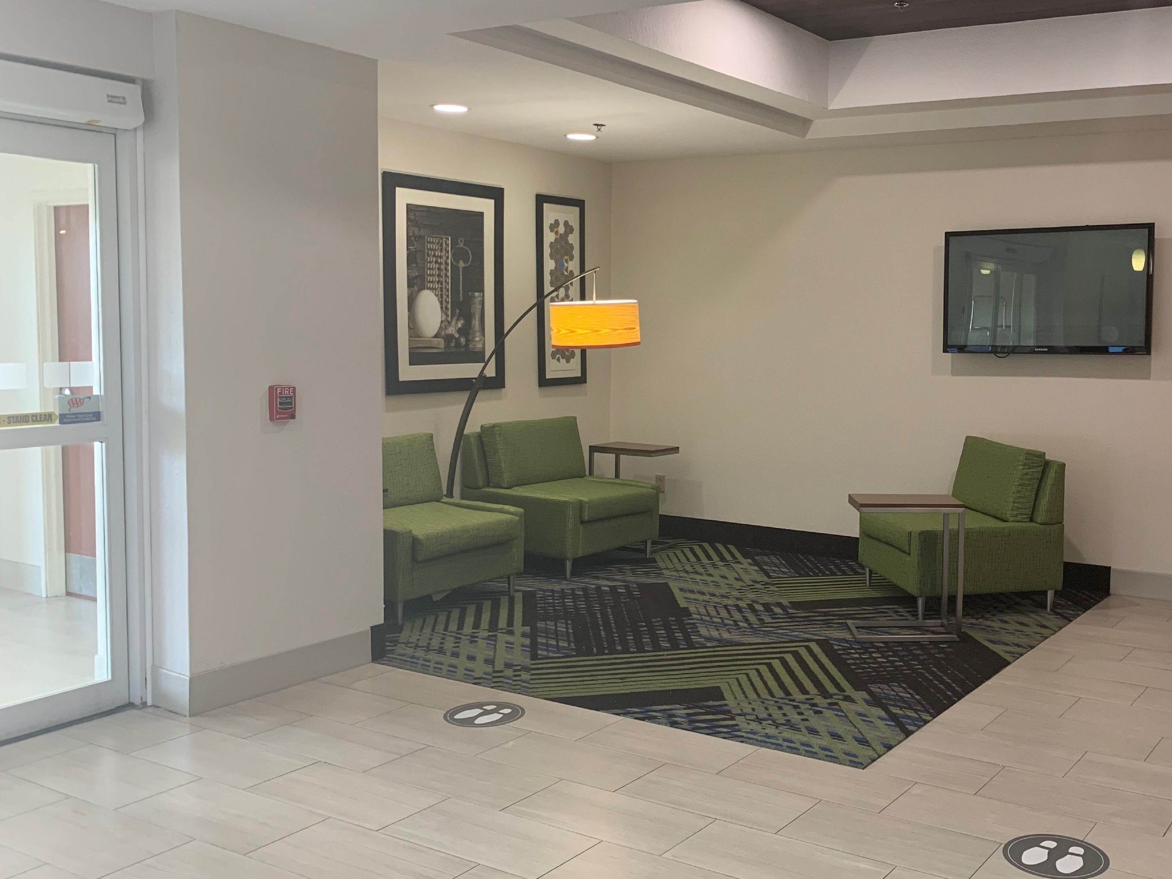 Holiday Inn Express Mccomb 34/53