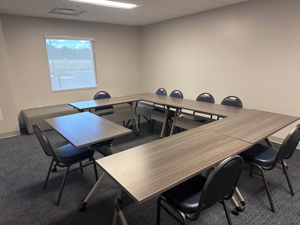 Microtel Inn and Suites by Wyndham Rehoboth Beach 46/62