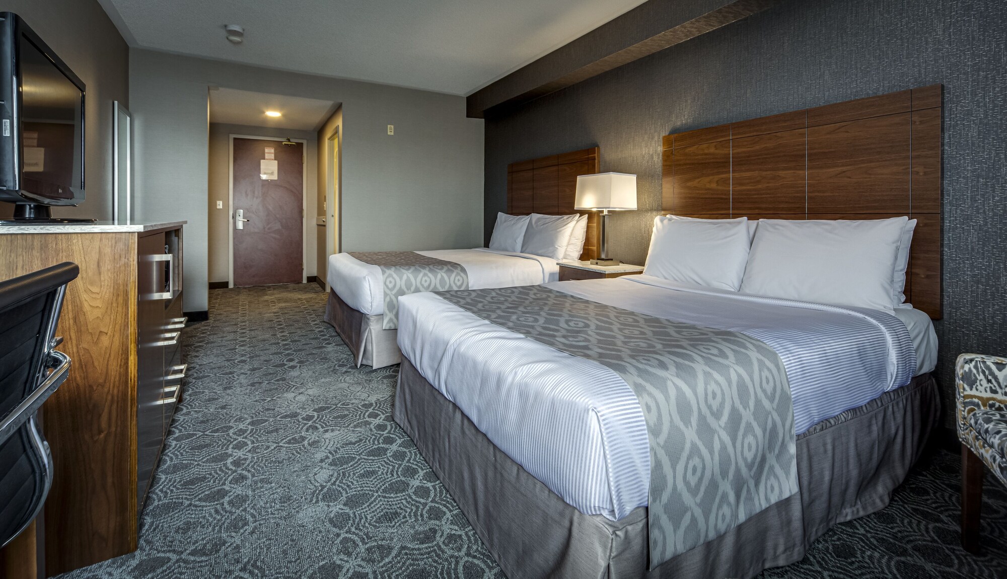 STANDARD, 2 QUEEN BEDS