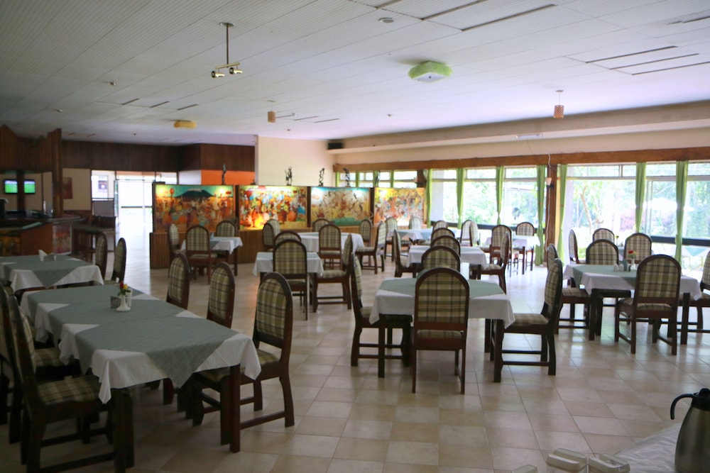 The Equator Hotel 40/60