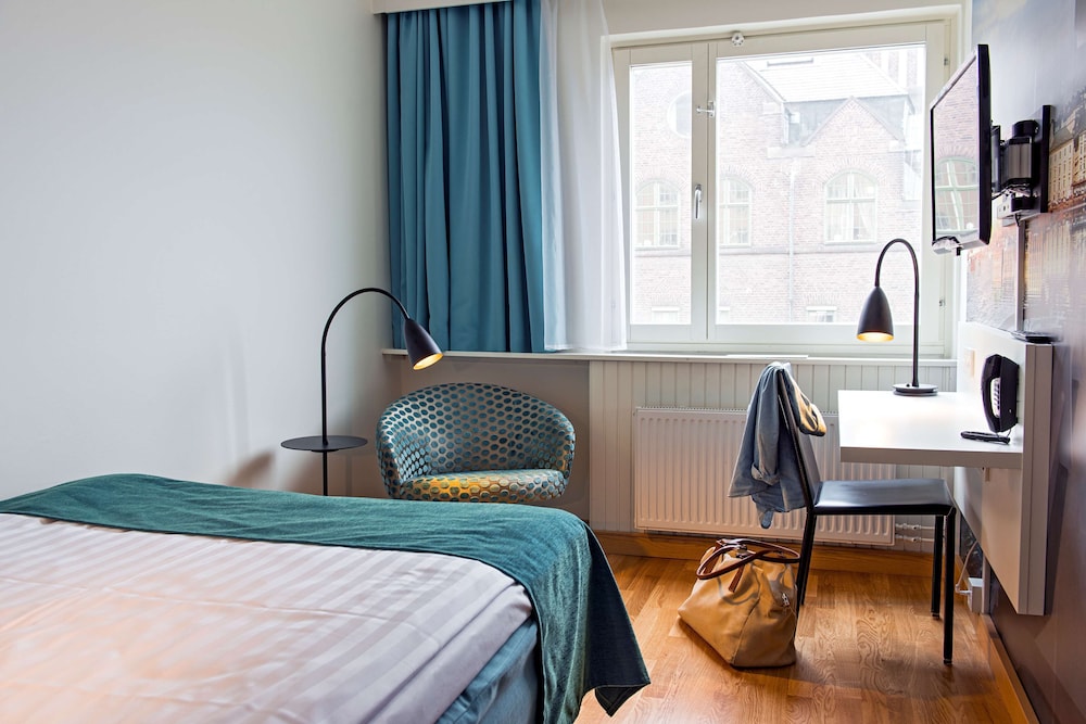 STANDARD, TWIN BEDS