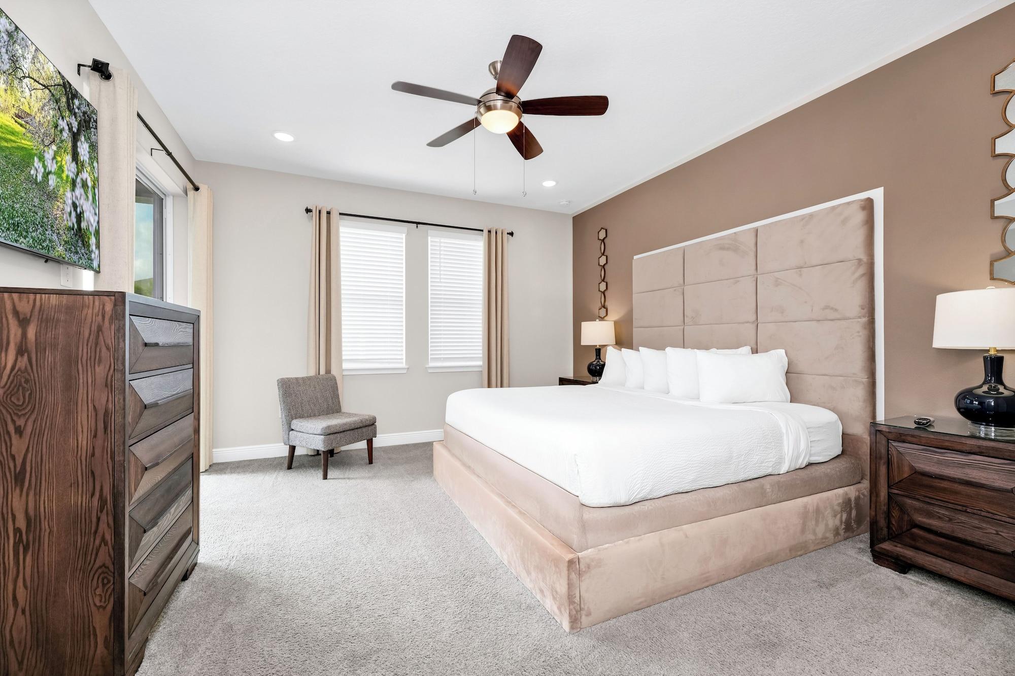 6 Bedrooms, Luxury, House, West Side, Private Pool