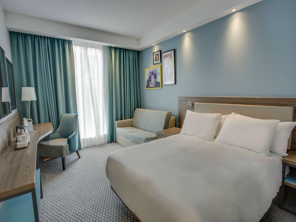 Hampton By Hilton Edinburgh Airport 9/56