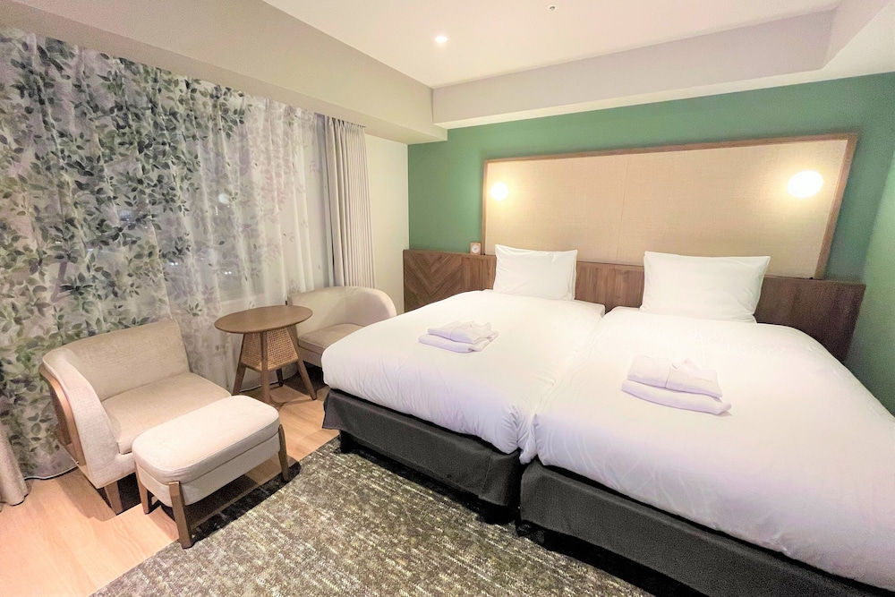 ROOM, TWIN BEDS, SMOKING