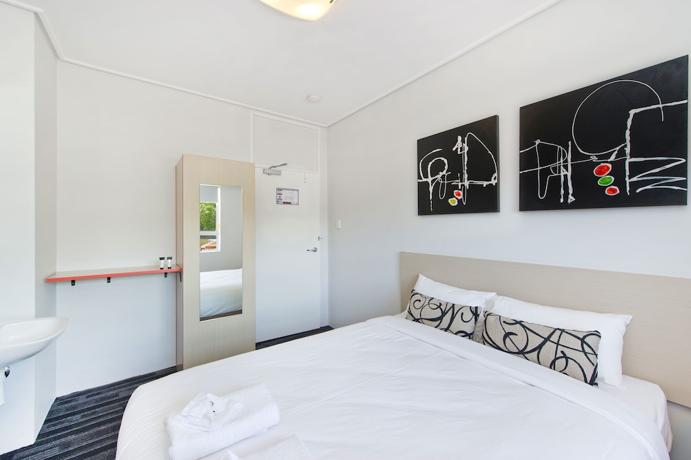 Prince of Wales Hotel 16/50