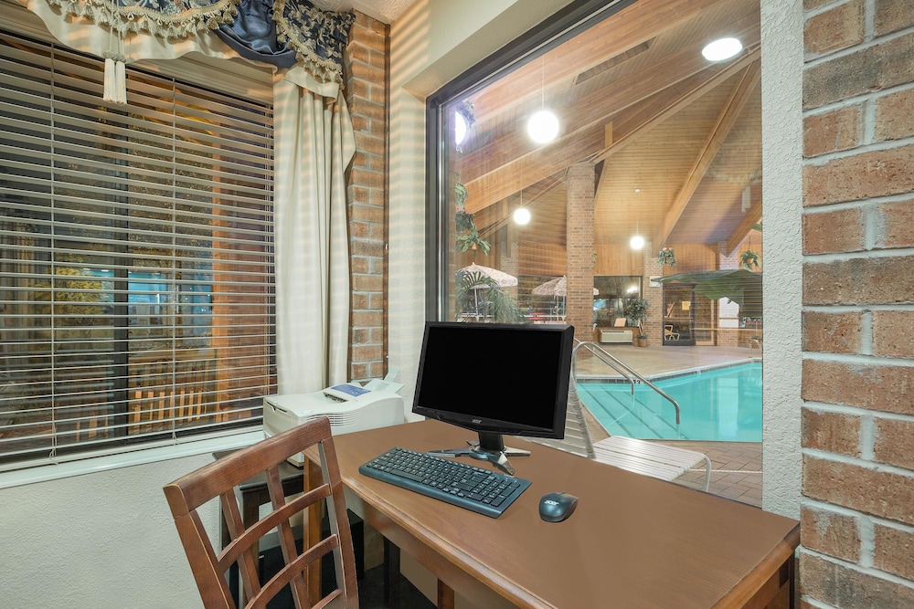 Baymont by Wyndham Boone 18/22