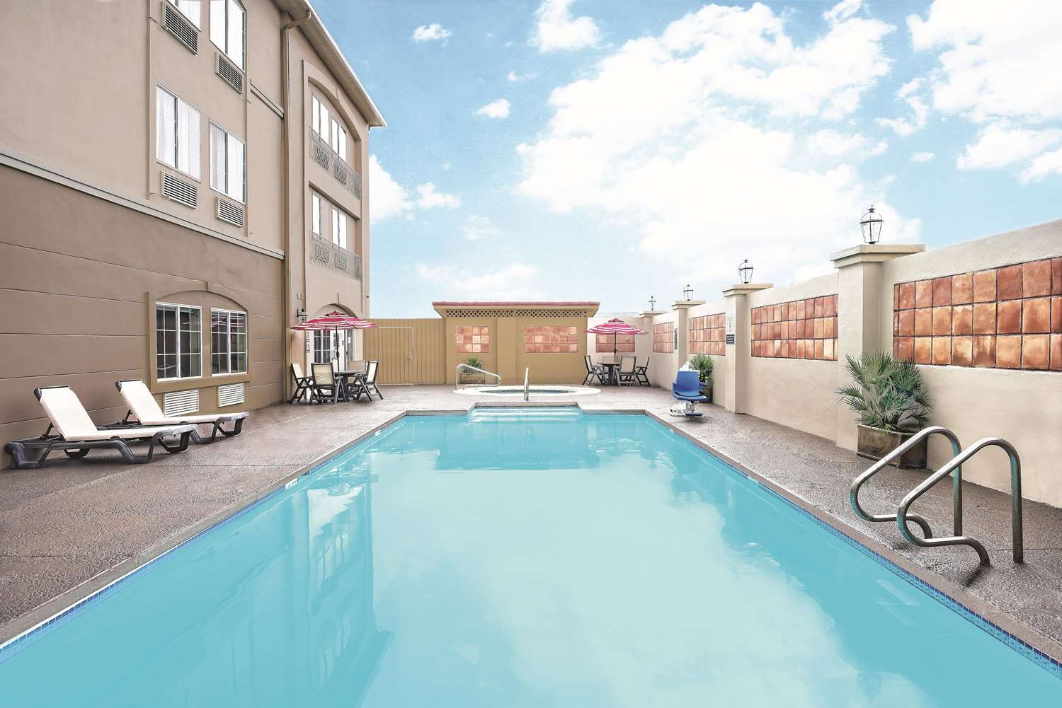 swimming pool spa