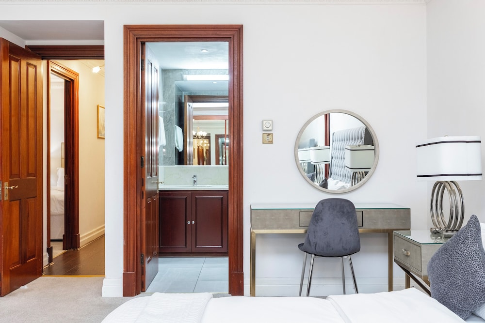 Carlton Court 50/50