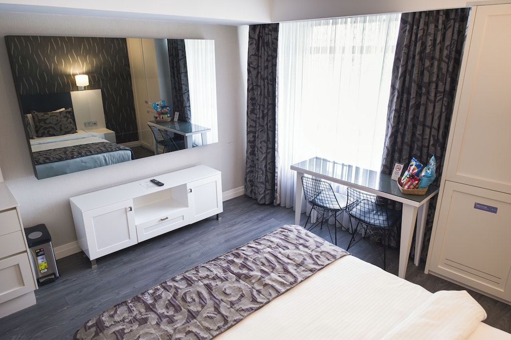 Riva Hotel Alsancak 16/47