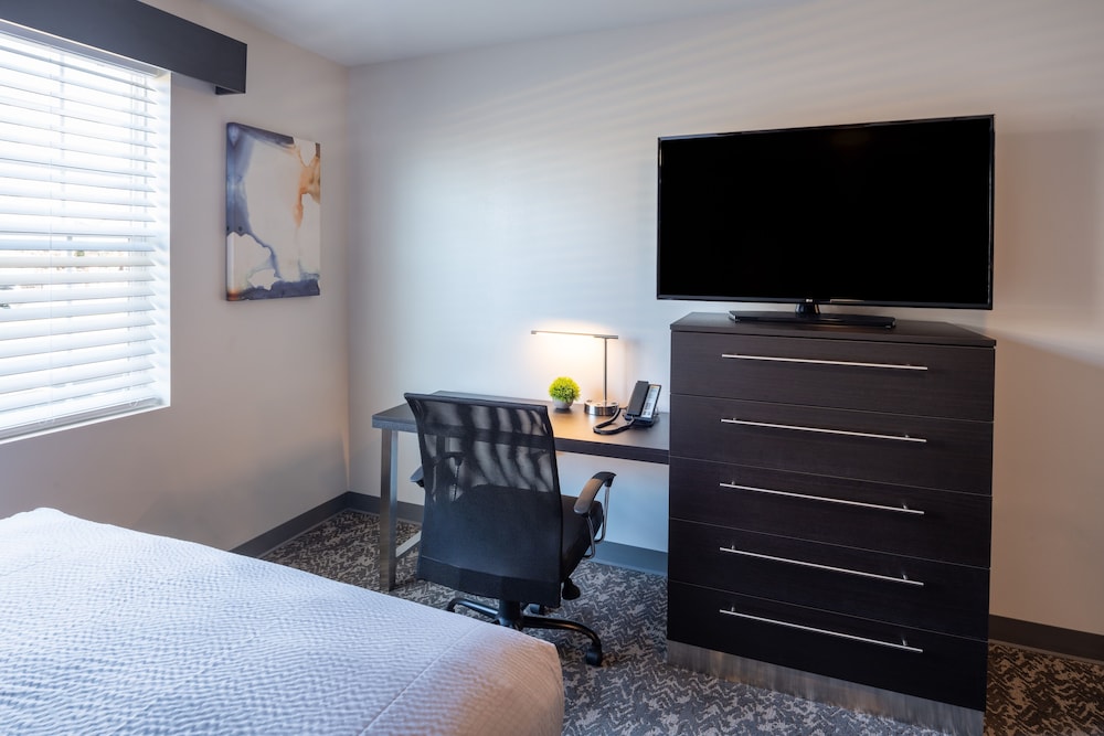 stayAPT Suites Alexandria-Fort Belvoir 15/37