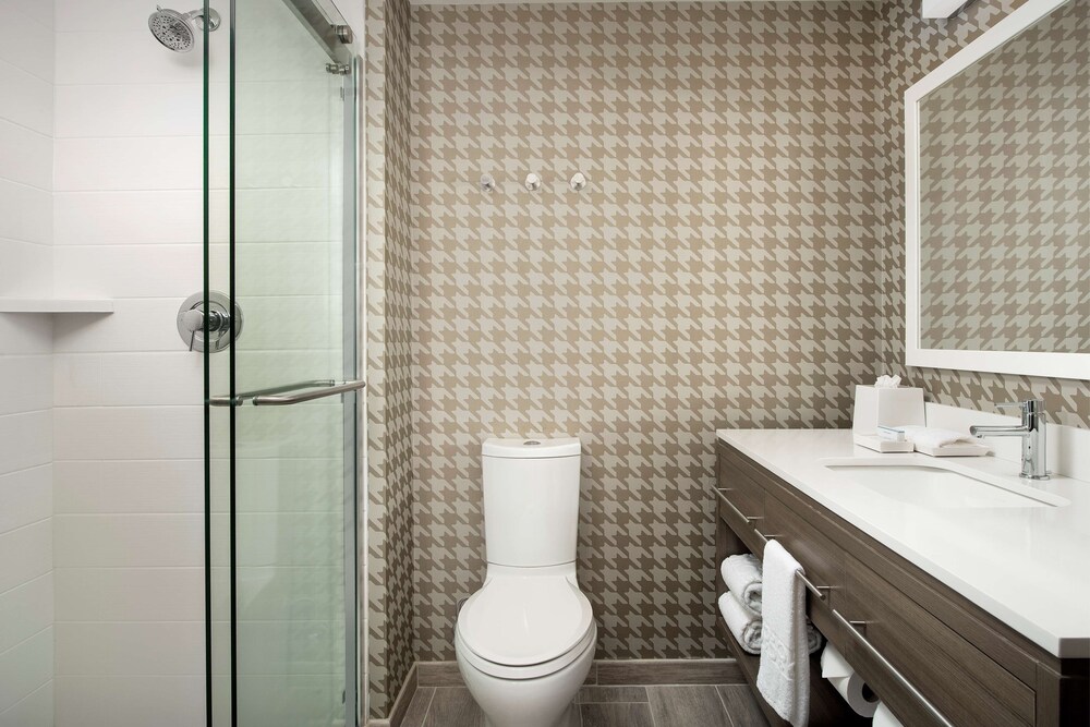 Home2 Suites by Hilton Fort Myers Airport 9/42