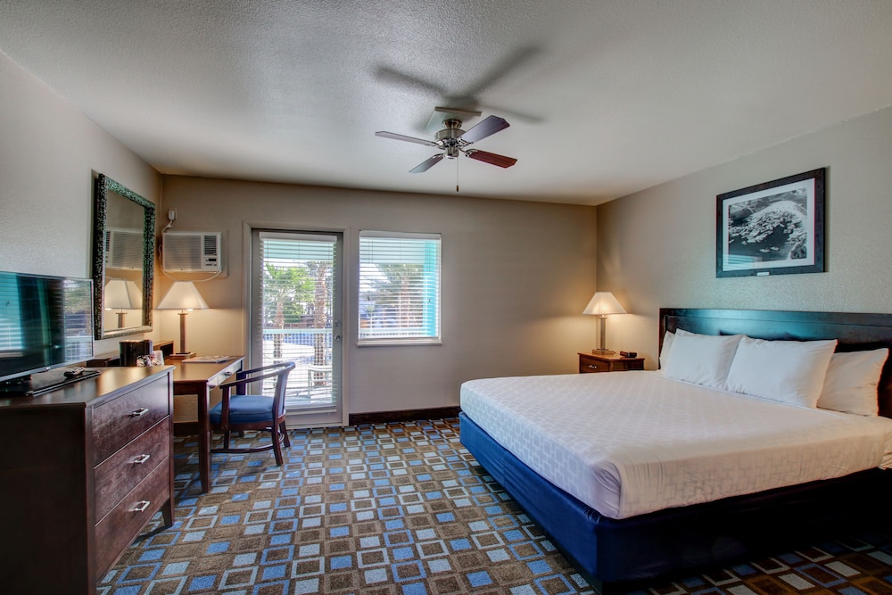 Bay, King Bed