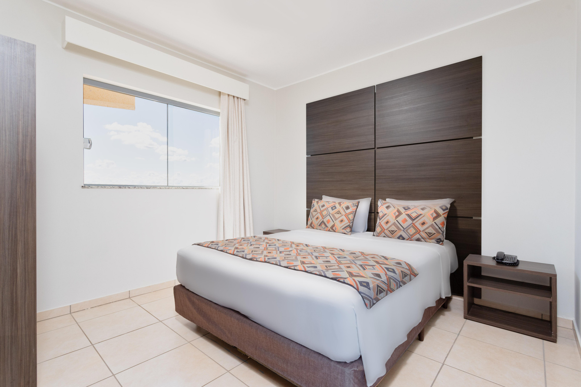 Deluxe, Suite, Street View