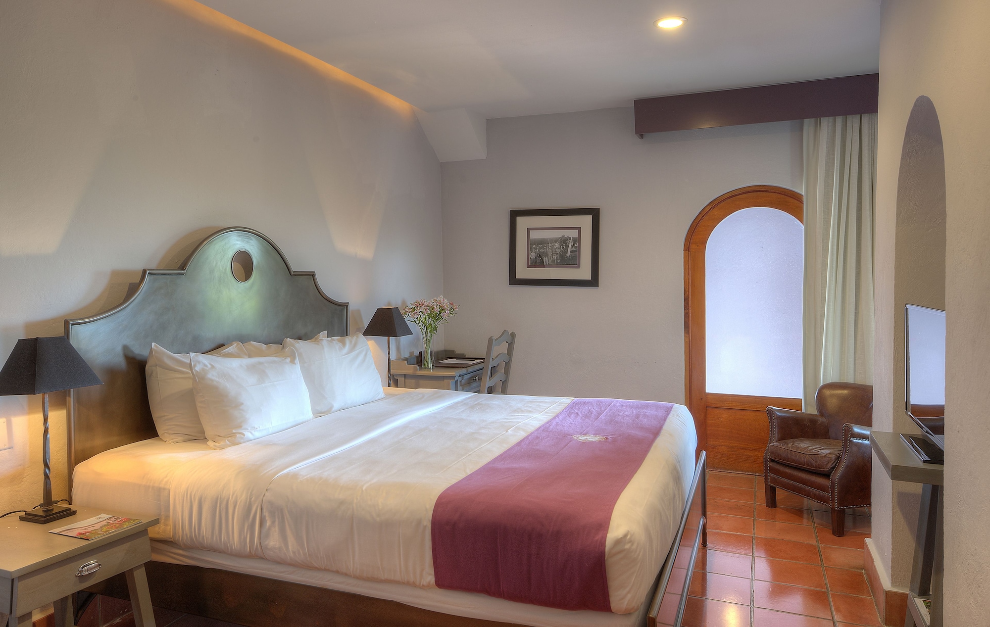 GRAND, SUITE, KING BED, GARDEN VIEW, SOFA, BALCONY