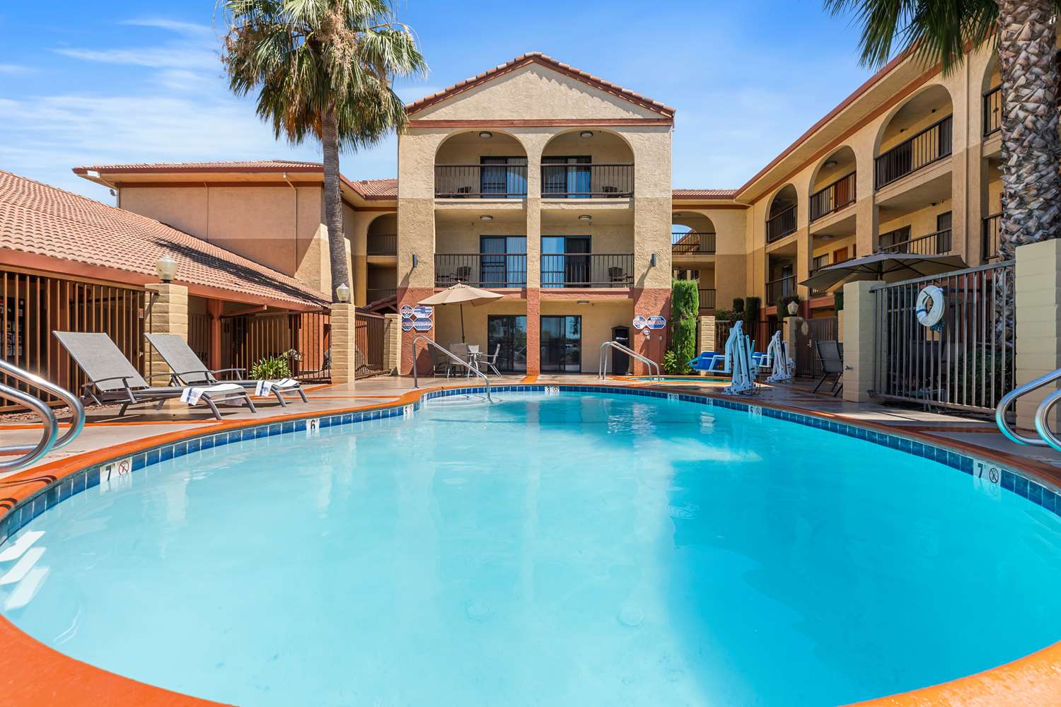 Best Western Plus Executive Inn & Suites 33/33