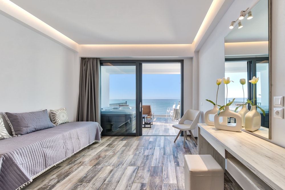 Mandala Seafront Suites 27/38