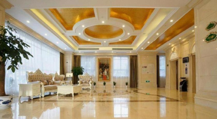 Vienna Hotel (Shanghai Hongqiao International Exhibition Center Huaxin) 22/28