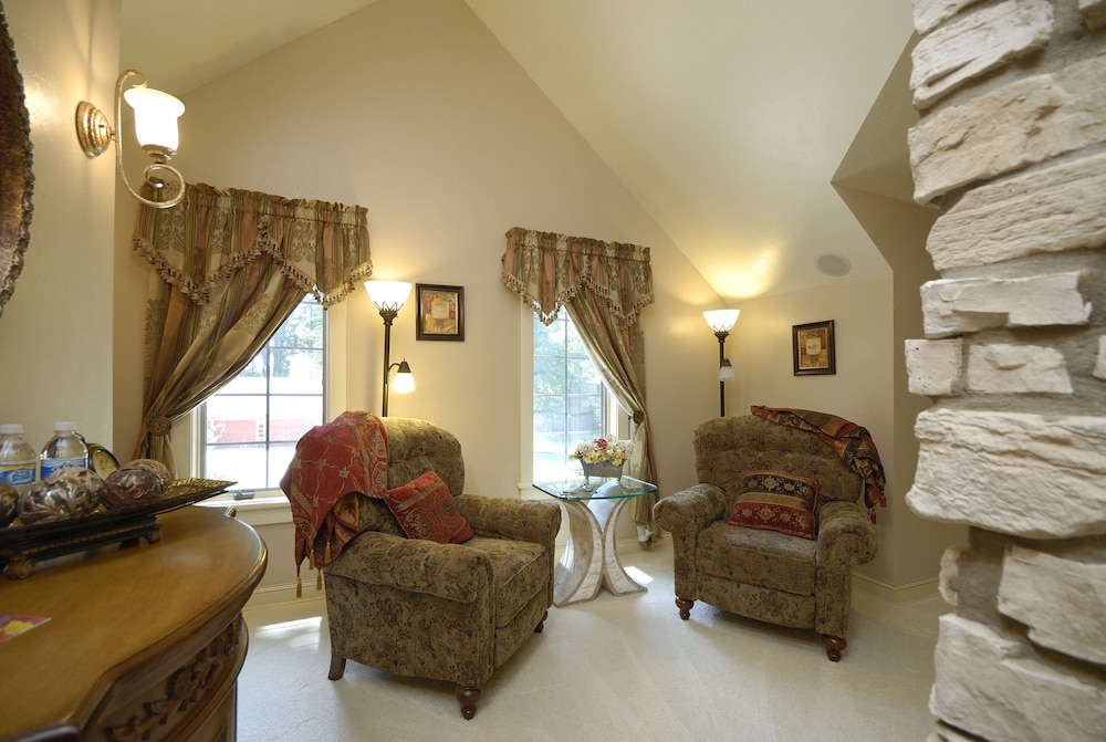The Roost Bed and Breakfast 11/40