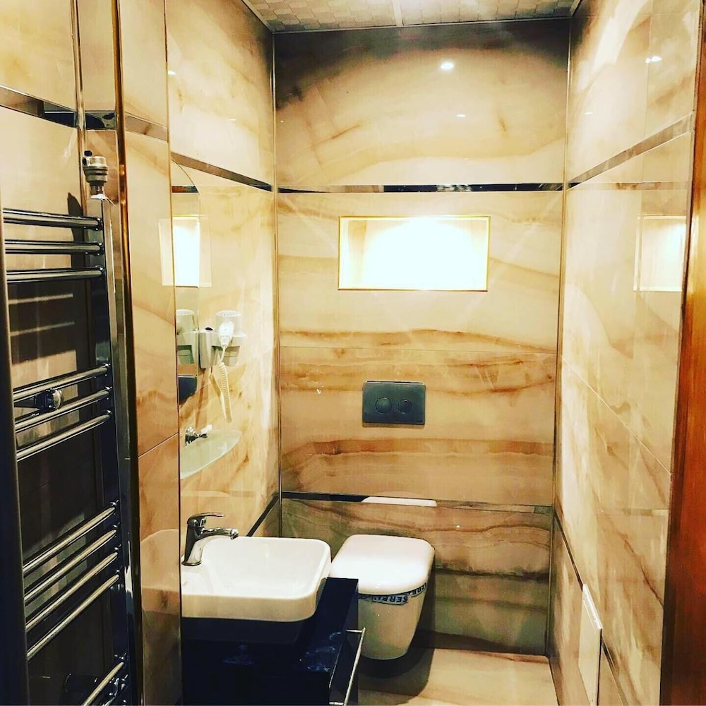 Bakirkoy Tashan Business & Airport Hotel 50/50