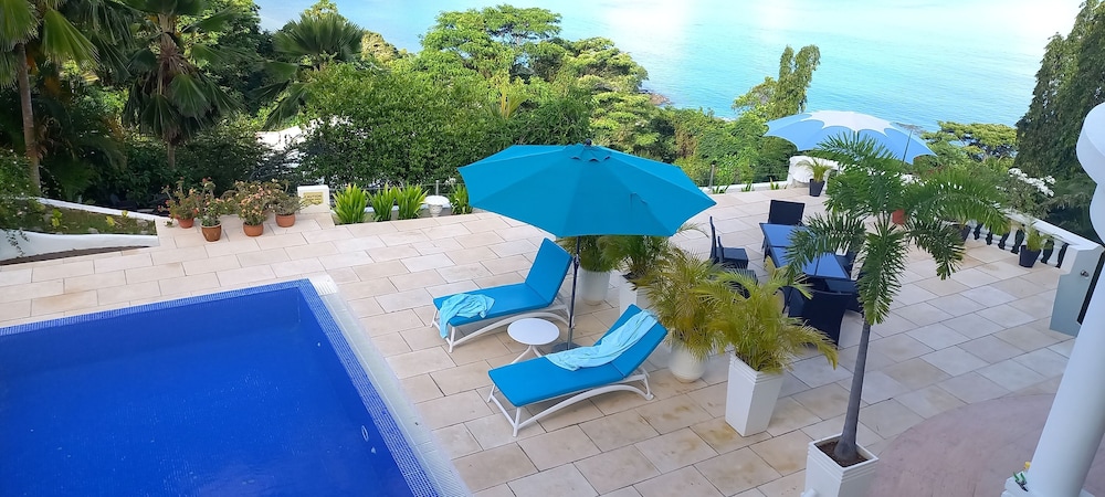 Petit Amour Villa 44/50