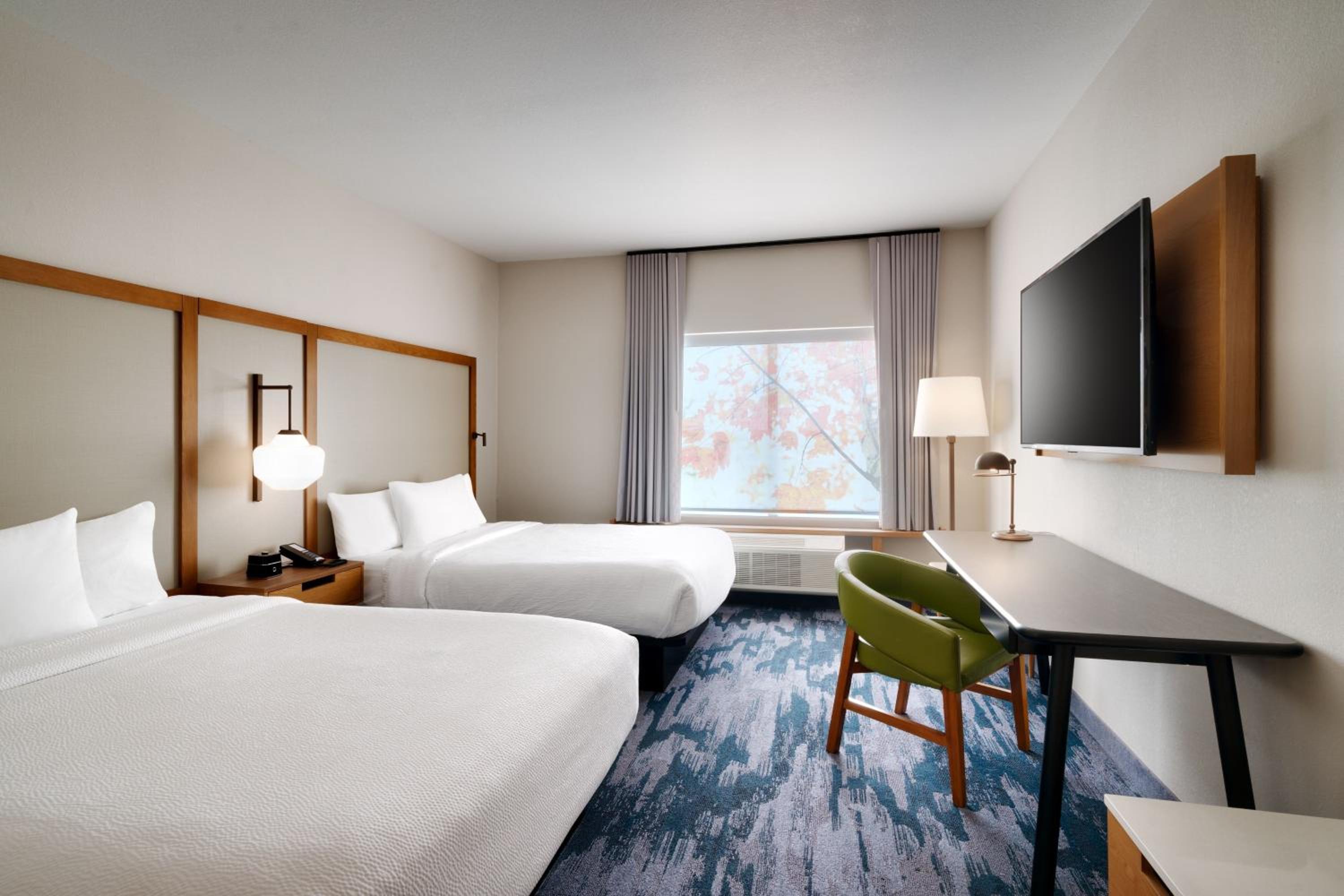 Room, 2 Queen Beds, Bathtub, Accessible